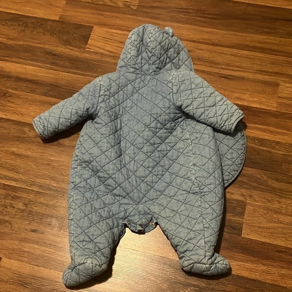 GAP Baby Quilted Chambray Bear One-Piece Denim Bodysuit, 6-12 Months Unisex - Picture 5 of 9